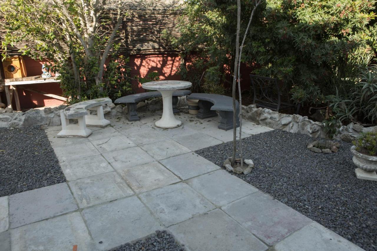 Peaceful 1-Bedroom Flatlet, 10 Min From The Beach Cape Town Eksteriør bilde